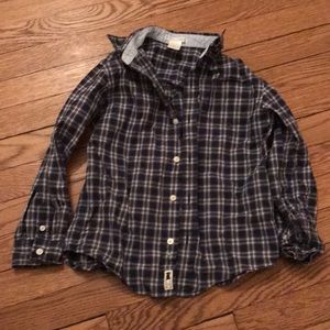 Boys size 6 100% cotton button down poplin shirt